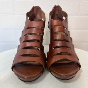 Franco Sarto Myriad Brown Leather Laser Cutout Platform Stacked Heel Shoes 9